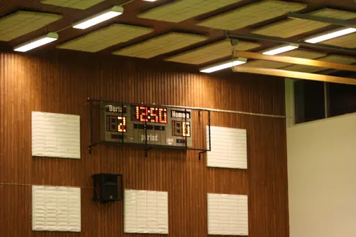 Kul match mellan 2 duktiga lag, Varnhems kilarna fick jobba i uppförsbacke men vände i tredje perioden och vann!