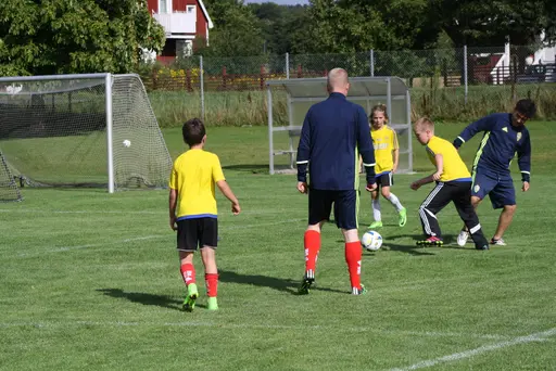 Söndagen avslutades med matcher för alla lagen blandat med "ösregn" och prisutdelning!