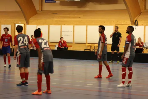 Lite bilder signerade Fatma Gutic