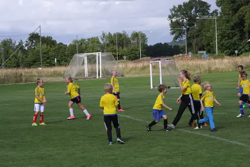 Söndagen avslutades med matcher för alla lagen blandat med "ösregn" och prisutdelning!