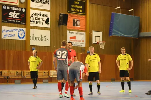 Lite matchbilder signerade Enis, Alush, Anton och säkert nån mer som fotade........
