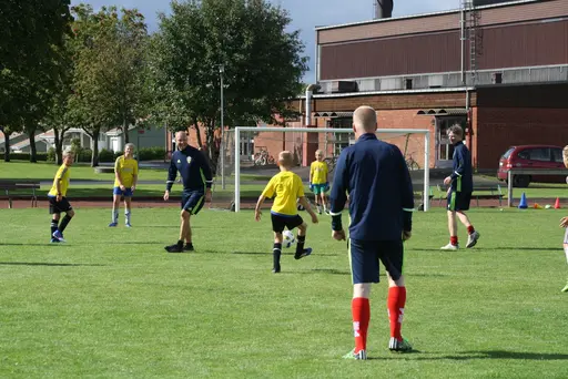 Söndagen avslutades med matcher för alla lagen blandat med "ösregn" och prisutdelning!