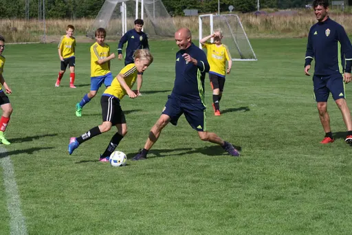 Söndagen avslutades med matcher för alla lagen blandat med "ösregn" och prisutdelning!