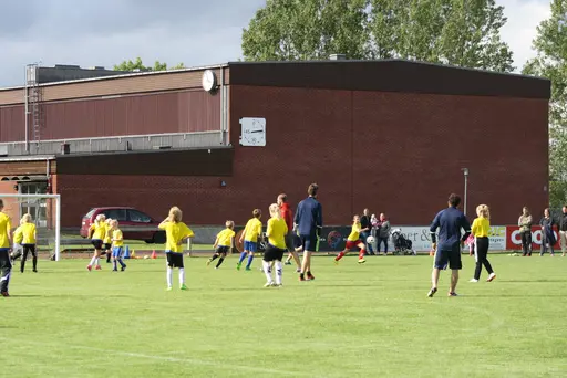 Söndagen avslutades med matcher för alla lagen blandat med "ösregn" och prisutdelning!