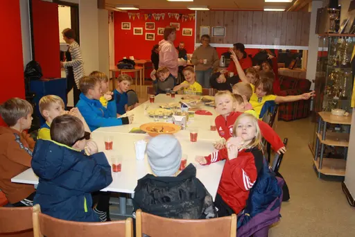 Sista träningen för säsongen blev de "Disco innebandy"