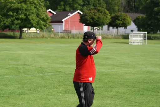 Full fart med uppvärmning och sen fotbollsbrännboll