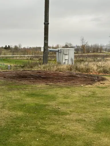 Bild från invigningen 2002, branden 2024 och nu när kiosken är borta!