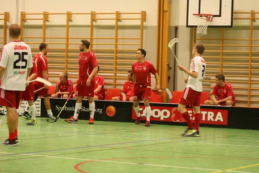 Kul match mellan 2 duktiga lag, Varnhems kilarna fick jobba i uppförsbacke men vände i tredje perioden och vann!