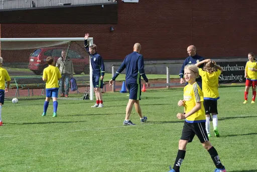 Söndagen avslutades med matcher för alla lagen blandat med "ösregn" och prisutdelning!