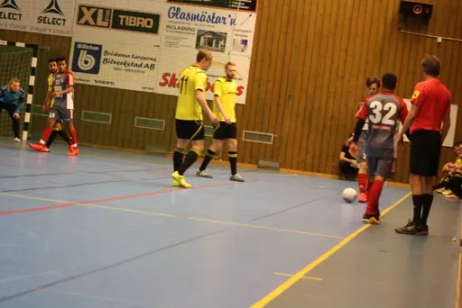 Lite matchbilder signerade Enis, Alush, Anton och säkert nån mer som fotade........