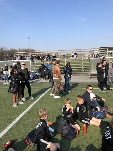 Lördagen den 6/4