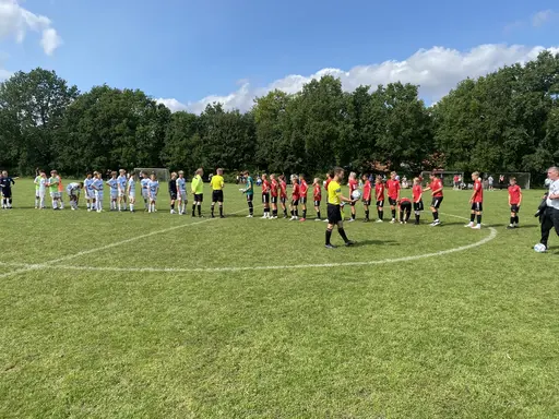 Lagen i gruppen var AGF, Fc Köpenhamn och Hammarby. Vi förlorade 2 matcher men vann över Hammarby och då blev det placeringsmatch mot FC Helsningör som slutade 2-2 där vi vann på straffar. Grymt jobb&