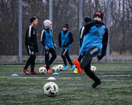 För att avsluta 2020 på bästa sätt tog vi in Jesper ifrån Coerver coaching Skåne/Blekinge och använde @posterlach för att hjälpa oss med professionella bilder.