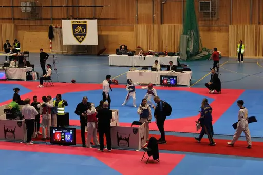 Raheeq Slaimani, minior -42 var klubbens enda tävlande för dagen men vi hade en fd Yong-gi fighter som körde i Master -68, Gabi Kabrial.