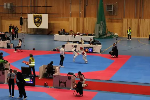 Raheeq Slaimani, minior -42 var klubbens enda tävlande för dagen men vi hade en fd Yong-gi fighter som körde i Master -68, Gabi Kabrial.