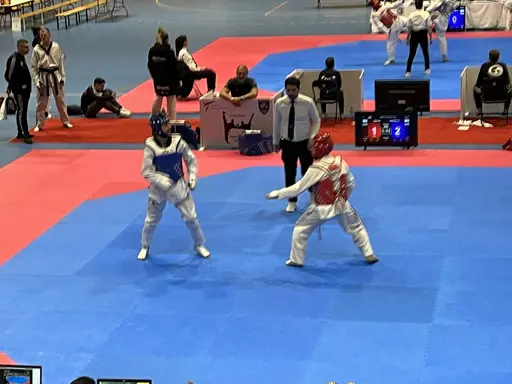 Raheeq Slaimani, minior -42 var klubbens enda tävlande för dagen men vi hade en fd Yong-gi fighter som körde i Master -68, Gabi Kabrial.
