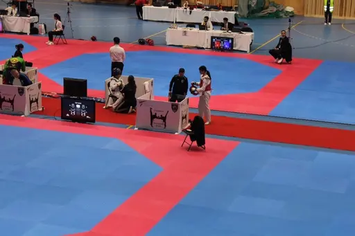 Raheeq Slaimani, minior -42 var klubbens enda tävlande för dagen men vi hade en fd Yong-gi fighter som körde i Master -68, Gabi Kabrial.
