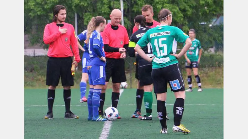 Josefin Larsson (15) tvåmålsskytt i det oavgjorda mötet på bortaplan vs Storfors AIK. Foto: Jonathan Mäki (Piteåtidningen).