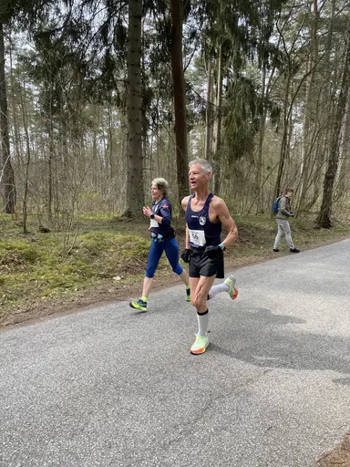Drygt 300 löpare på startlinjen i Ystad