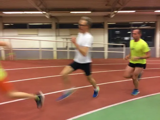 Bilderna är tagna vid 200-meters intervallerna (tur det inte var tävling).