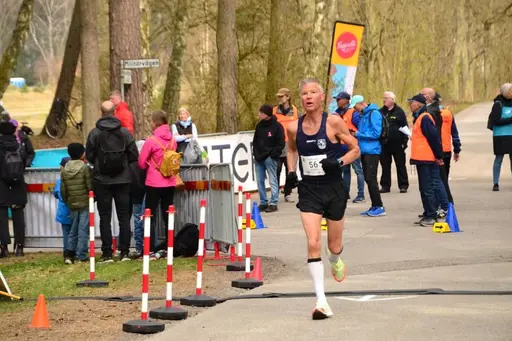Drygt 300 löpare på startlinjen i Ystad