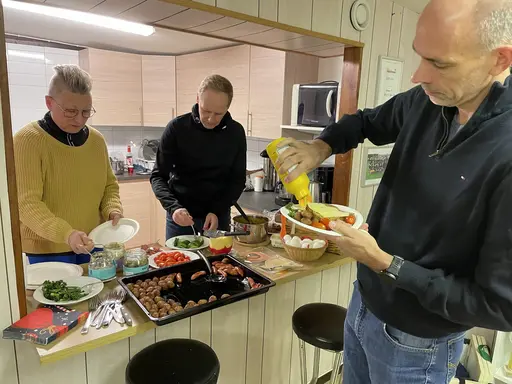 17 deltagare på vår Julfika, visar på vår goda gemenskap