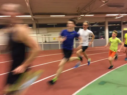 Bilderna är tagna vid 200-meters intervallerna (tur det inte var tävling).