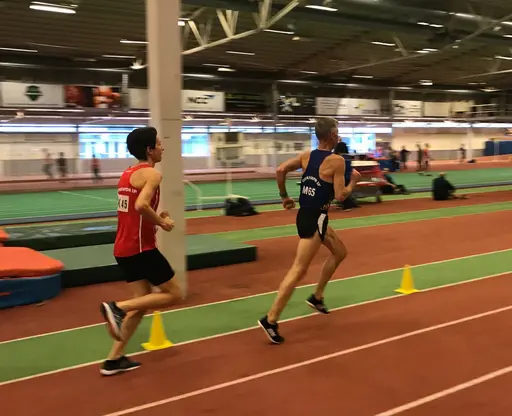 Bra stämning inne på Atletikum när Veteranerna sprang