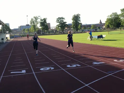 Bilder blandat från 400 m och 5000 m.