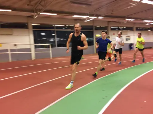 Bilderna är tagna vid 200-meters intervallerna (tur det inte var tävling).