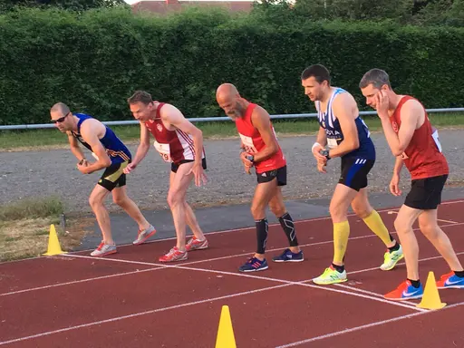 Bilder blandat från 400 m och 5000 m.
