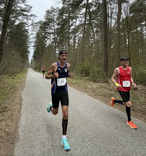 Drygt 300 löpare på startlinjen i Ystad