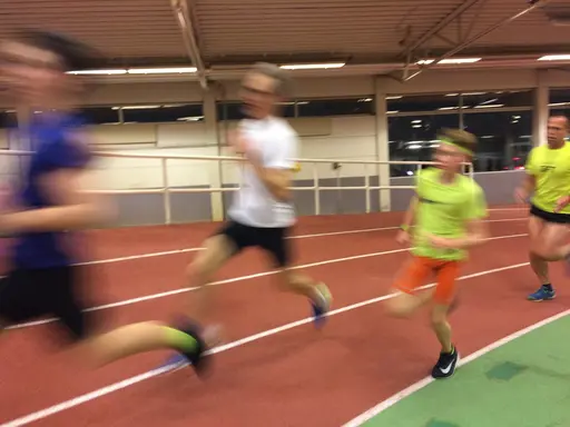 Bilderna är tagna vid 200-meters intervallerna (tur det inte var tävling).