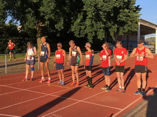 Bilder blandat från 400 m och 5000 m.