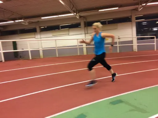 Bilderna är tagna vid 200-meters intervallerna (tur det inte var tävling).