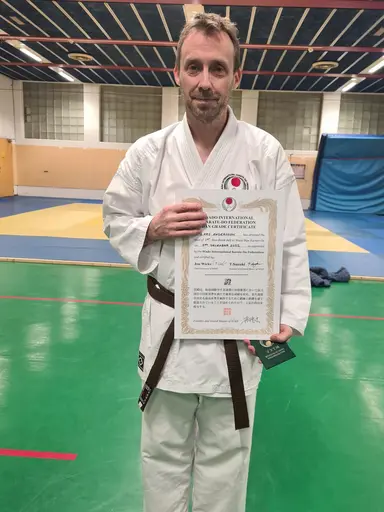 Nya Dan-grader Tibble Karate