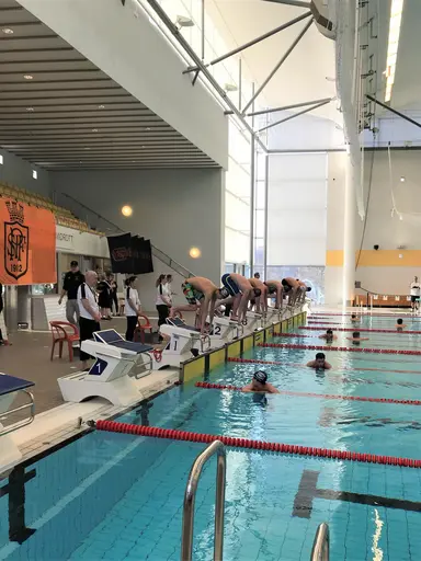 Simmare, tränare och HEAD på plats på Eriksdalsbadet