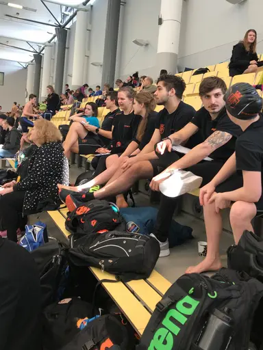 Simmare, tränare och HEAD på plats på Eriksdalsbadet