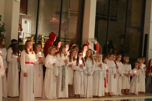 Luciatåget, tjejerna i T1/T2. Awaz var årets lucia.
