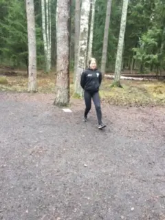 1 maj och uteträning i Viaspåret för andra året i rad. Ska det bli en tradition? Vi startade träningen med några varv i spåret för att sedan köra stationsträning med olika övningar. Korv = självklart!