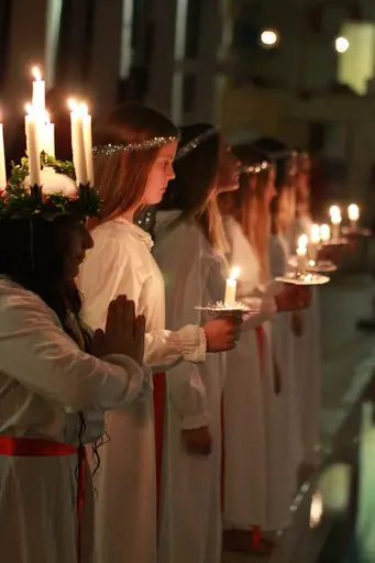 Luciatåget, tjejerna i T1/T2. Awaz var årets lucia.