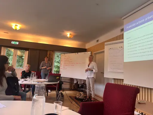 Aktiv paus med promenad, och olika workshops.