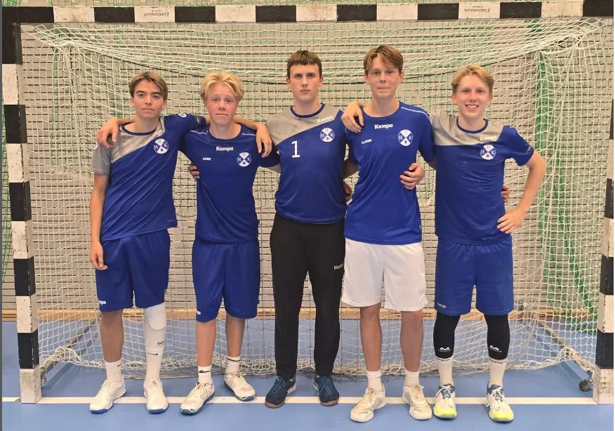 fr. v. Jack (H6), Axel (reserv), Michal (MV), Ville (reserv), Leo (V6) copyright Haninge HK