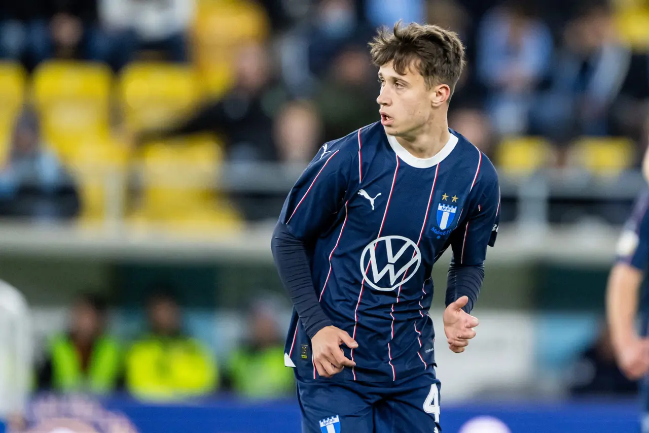 Kenan Busuladzic under sin A-lagsdebut mot IFK Värnamo.