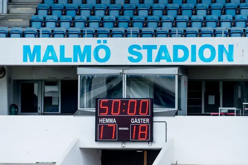 Real Madrid vann pojkfinalen mot AZ Alkmaar med 1–0 medan Sporting Lissabon slog Aalborg efter att bollen varit i nät 35 gånger.