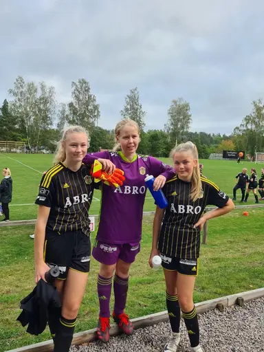 nöjt gäng och ännu nöjdare debutanter, de ägde matchen och avgjorde den åt oss