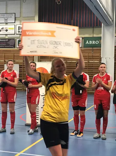 Bilder från priscermonin, efter 9 timmars spel i Idrottshallen