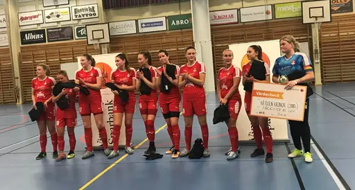 Bilder från priscermonin, efter 9 timmars spel i Idrottshallen