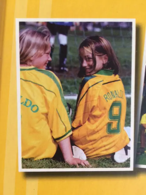 Kossen på Bullerby Cup nåt år innan hon själv fick vara med, redan då fotbollstokig, här med bästa vännen då som nu Emma Karlsson, foto Tryggve Ericsson