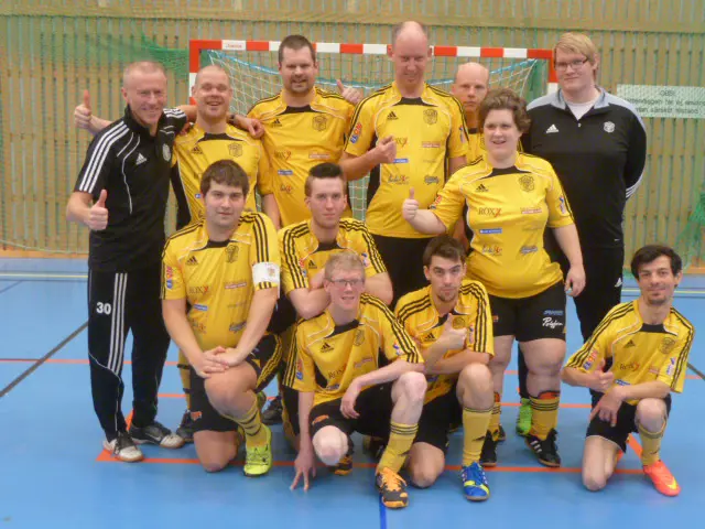 Tummen upp från FFA-laget, de jublade högt när de fick reda på att SM ska spelas i Vimmerby 2018